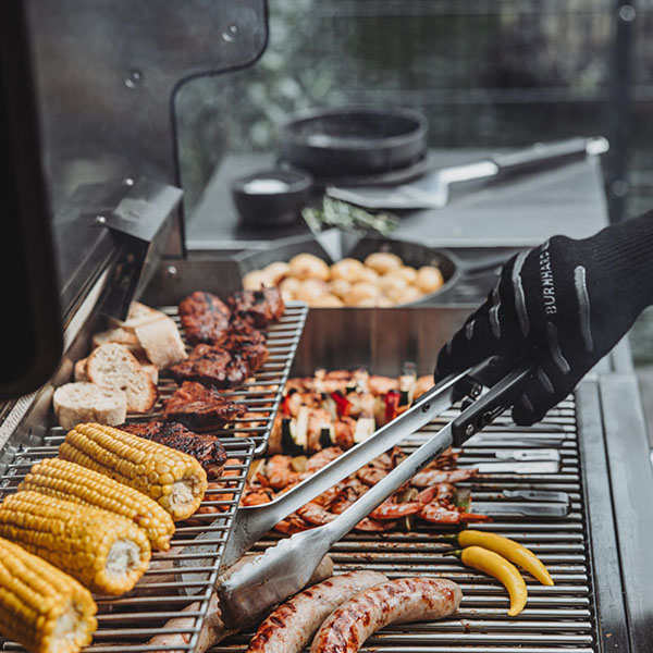 946369_Burnhard_JonesJr_1Brenner_Moodfoto100_HiRes_web_vorschau