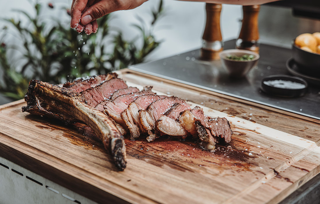 Slider_01__BURNHARD_GRANT Seitentisch Click In Modul_Schneidebrett_Mood_010