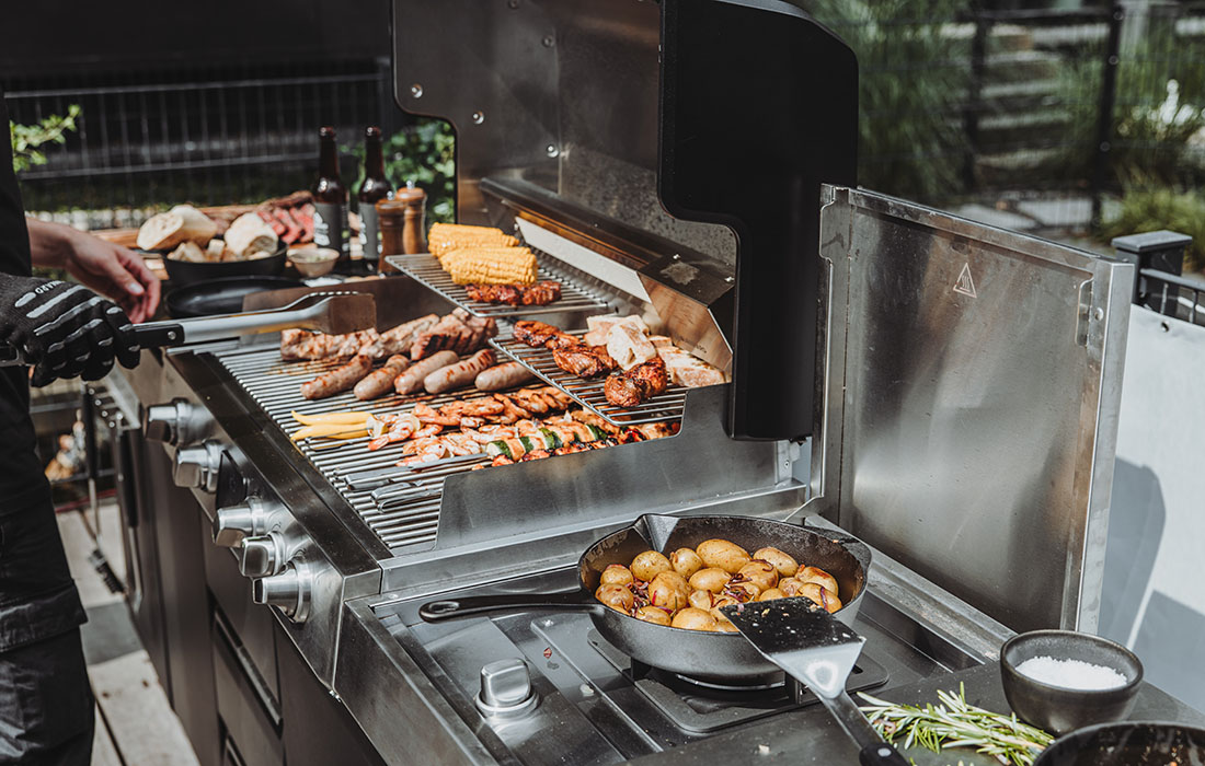 Slider_01__BURNHARD_GRANT Seitentisch Click In Modul_Schneidebrett_Mood_010