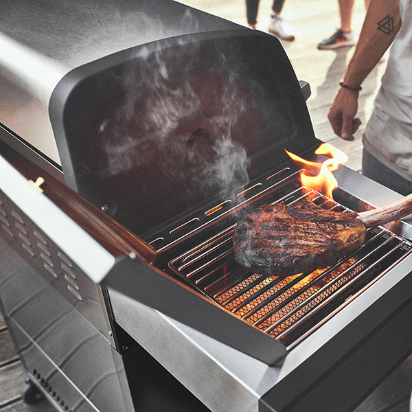 946369_Burnhard_JonesJr_1Brenner_Moodfoto68_HiRes_web_vorschau